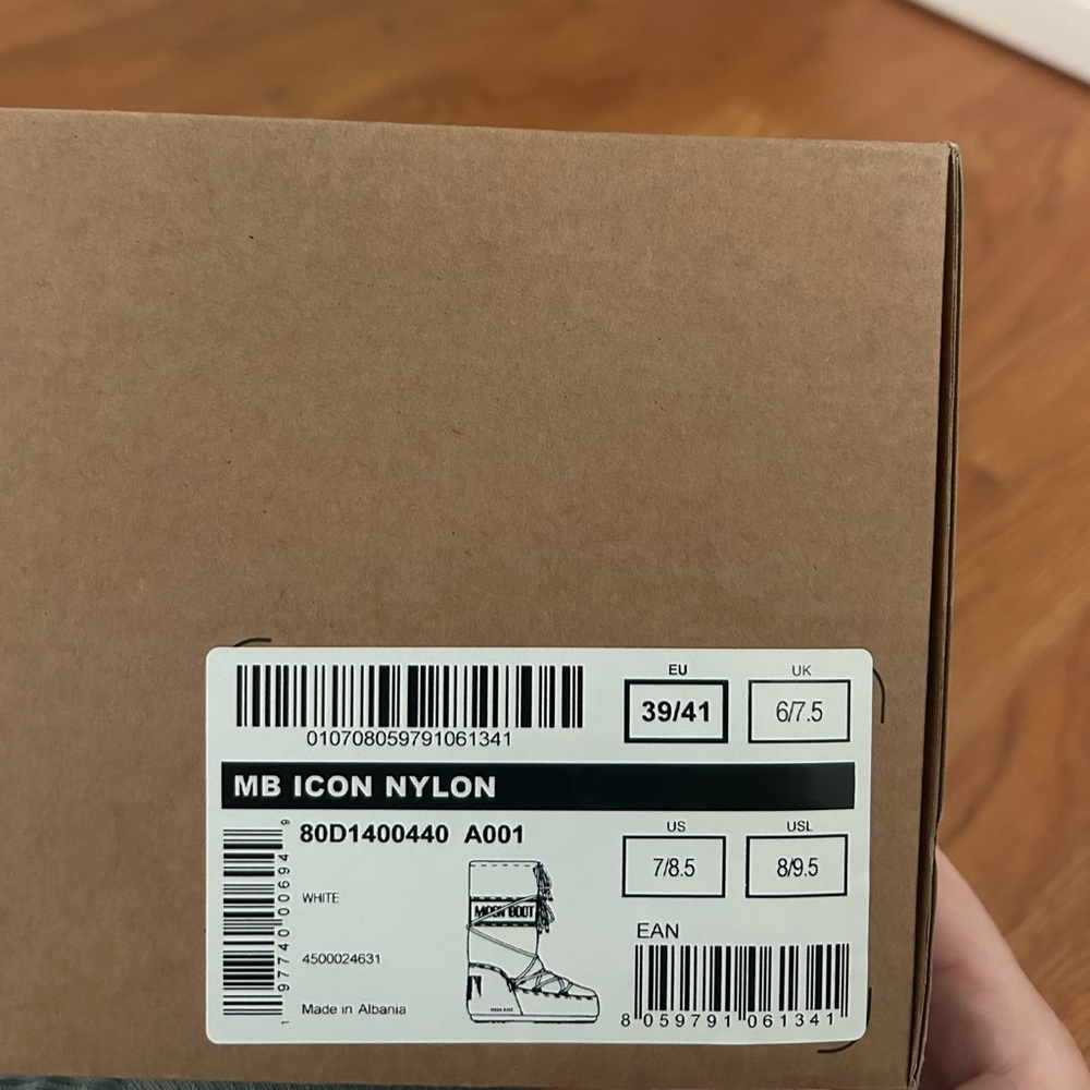 Never Worn Brand New with Tags - Moon Boots in Original Packaging! - Picture 8 of 8